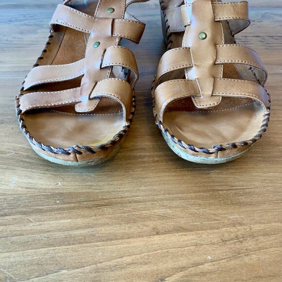Ariat Women's Sandal Tan Leather Strappy Slide Buckle Strap Size 11B Heel - Picture 4 of 16